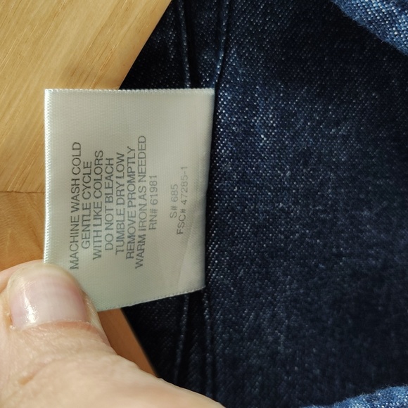 Style Studio Button Up Denim Shirt Size Medium Leaf Detail On Detachable Collar - Picture 4 of 9